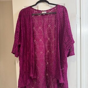 LuLaRoe Lindsey cover up. Fuchsia
Lace. Open front. Hi-low hem. Small. GUC